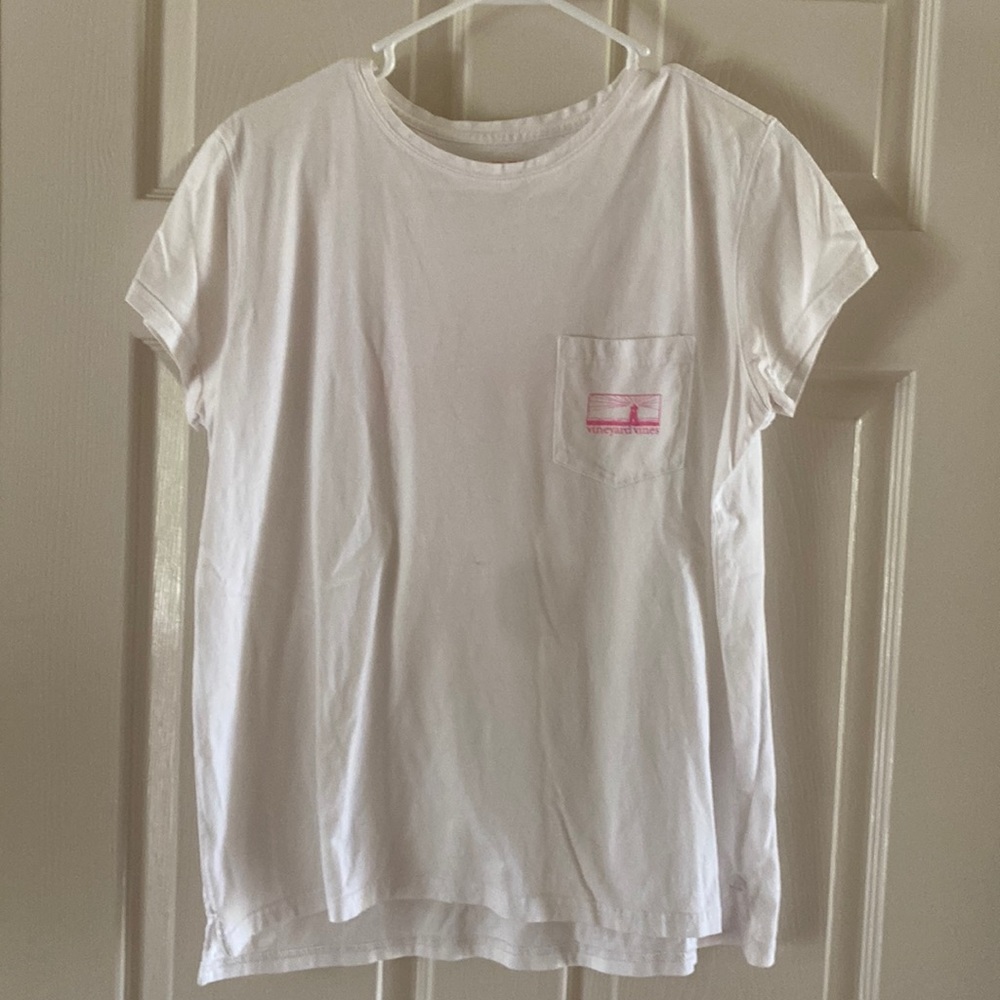 Vineyard vines t shirt size M